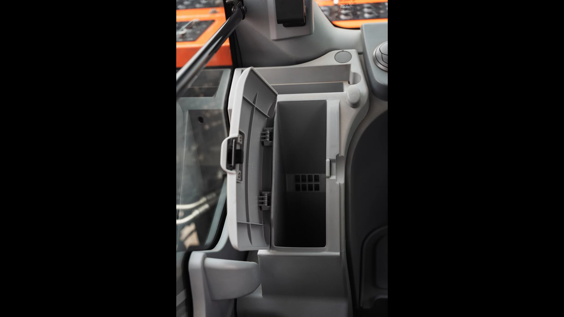 Hitachi-Individual-90-1